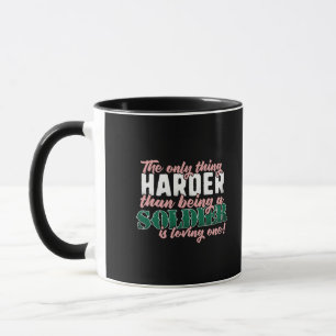 Mug Plus dur que d'aimer un soldat - Épouse militaire