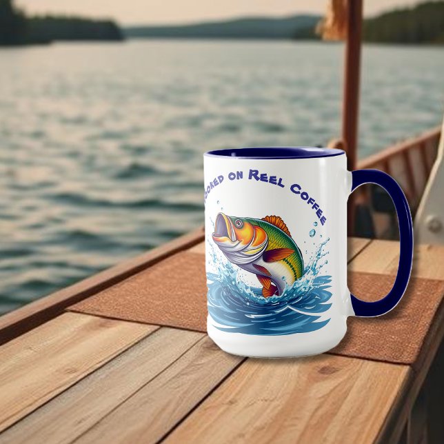 Mug Poisson amusant sur le café de bobine (Fish-Funny-Hooked on Reel Coffee Mug)