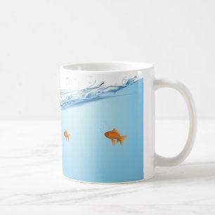 Mug Poisson rouge sous l'aquarium de l'eau
