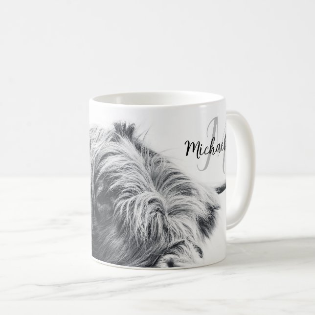 Mug Portrait de vache Highland premier monogramme noir (Devant droit)
