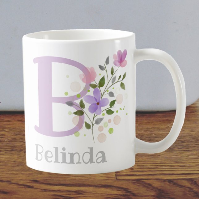 Mug Première initiale plus nom Belinda avec des fleurs (Créateur téléchargé)