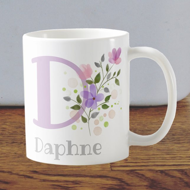 Mug Première initiale plus nom Daphne avec des fleurs (Créateur téléchargé)