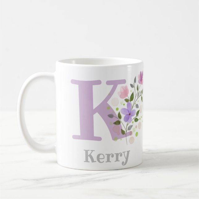 Mug Première initiale plus nom Kerry avec des fleurs (Gauche)