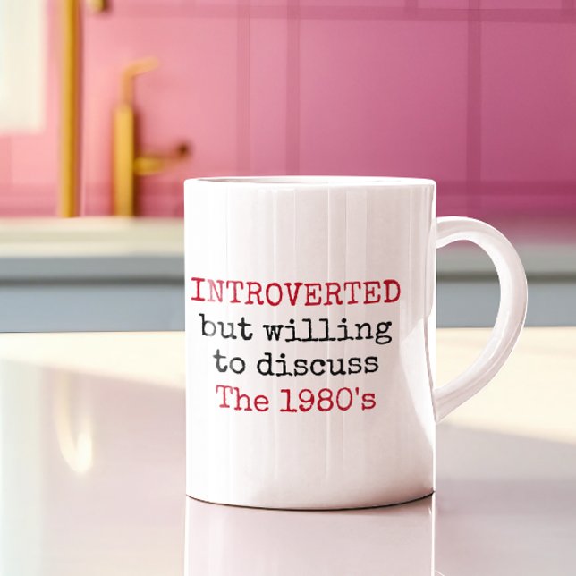 Mug Présenté prêt à discuter des citations amusantes d (Introverted but willing to discuss the 1980s gen x 80s funny quote mugs)