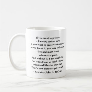 Mug Préserver la démocratie citée par le sénateur John