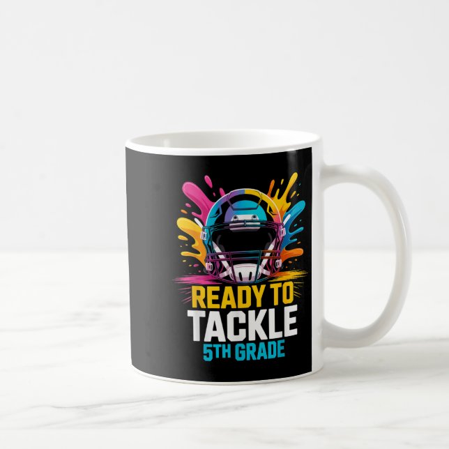 Mug Prêt à attaquer les enfants de football de 5e anné (Droite)