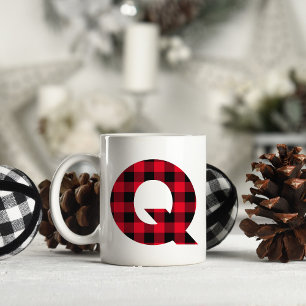 Mug Q majuscule en caractères gras avec monogramme car