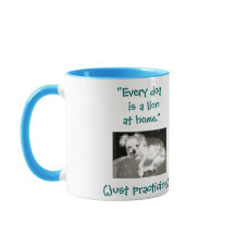 Regard Snarly drôle de lion de chien