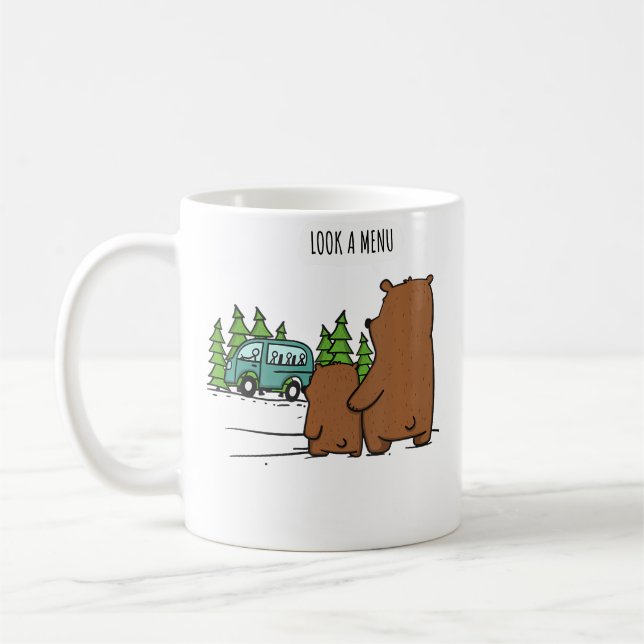 Mug Regarde Un Menu Ours Drôle De Camping (Gauche)
