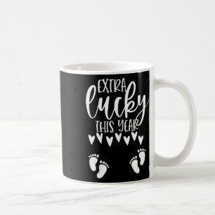 Mug Révélation de grossesse gémellaire St Patricks Day