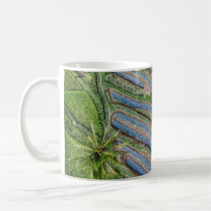 Mug Rivière entre la peinture de cocotiers