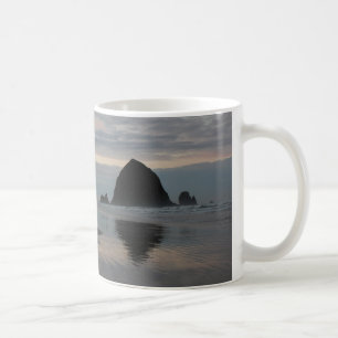 Mug Roche de meule de foin à la plage de canon
