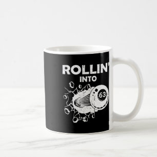 Mug Rollin Into 63 Billiards 63e Bil d'flammes d'anniv