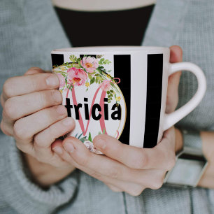 Mug rose Floral noir et blanc Grilles monogramme