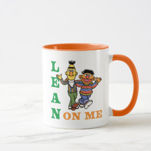 Mug Rue Sésame   Bert & Ernie Lean sur moi