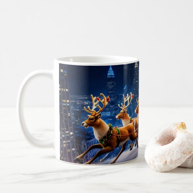 Mug Santa Claus delivering gifts on Christmas Eve (Avec donut)
