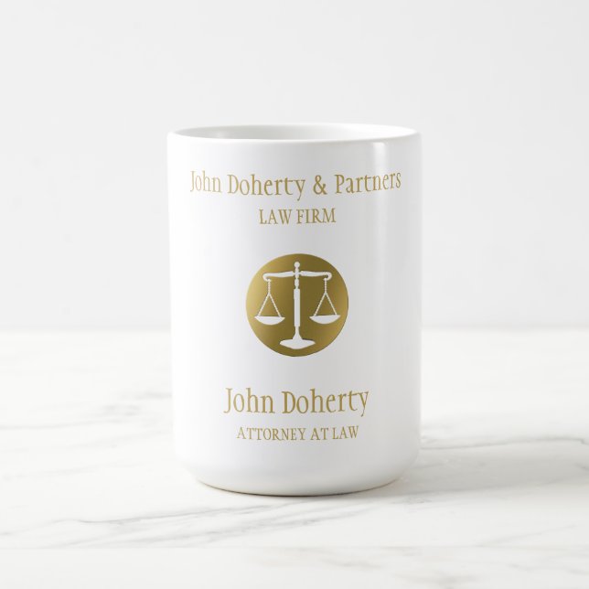 Mug Scales d'or classiques de la justice| Bureau du dr (Centre)