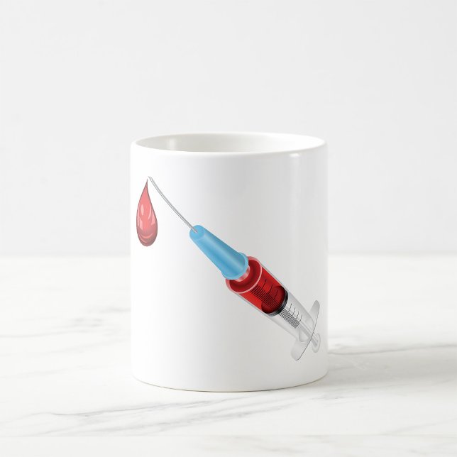 Mug Seringue De Sang Avec Une Baisse Rouge (Créateur téléchargé)