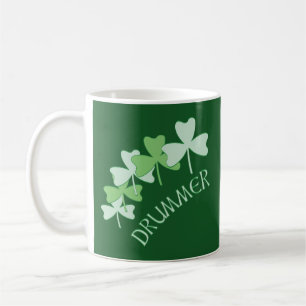 Mug Shamrocks de batteur décrit vert
