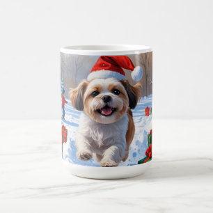 Mug Shih Tzu courant dans la neige avec un chapeau de 