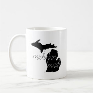 Mug Silhouette D'État Avec Typographie Du Michigan