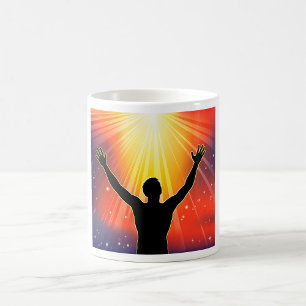 Mug Silhouette d'homme spirituel levant les bras