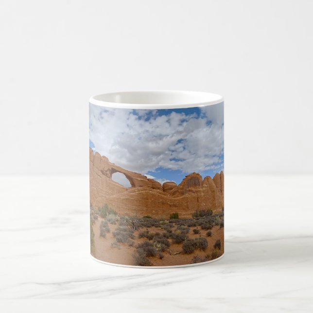 Mug Skyline Arch, Arches National Park, Utah (Centre)