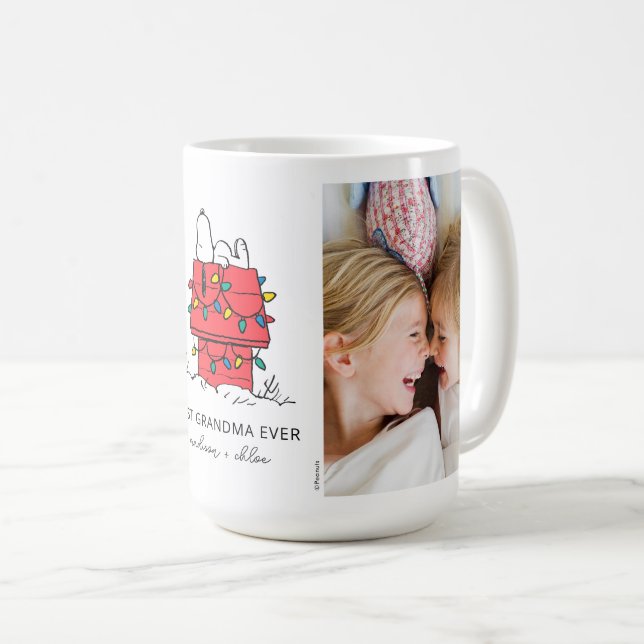 Mug Snoopy's Christmas Doghouse | Meilleure grand-mère (Devant droit)