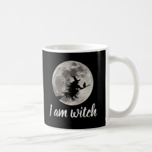 Mug Sorcière volante avec une lune brillante derrière 