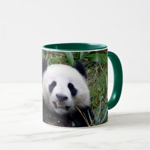 Mug Sourire l'ours de Panda en mangeant des délicieux