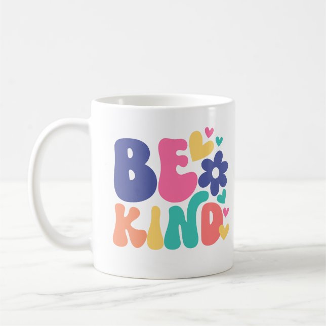 Mug Soyez doux et coloré avec les coeurs et la fleur (Gauche)