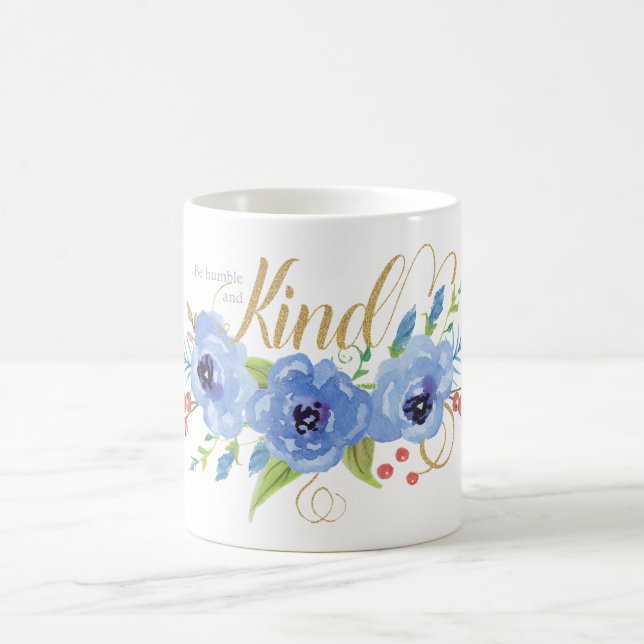 Mug Soyez humble et des fleurs d'aquarelle bleu (Centre)