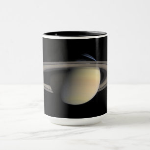 Mug Sunlit Saturn Gas géant Planet par Cassini