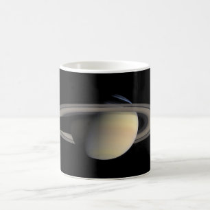 Mug Sunlit Saturn Gas géant Planet par Cassini