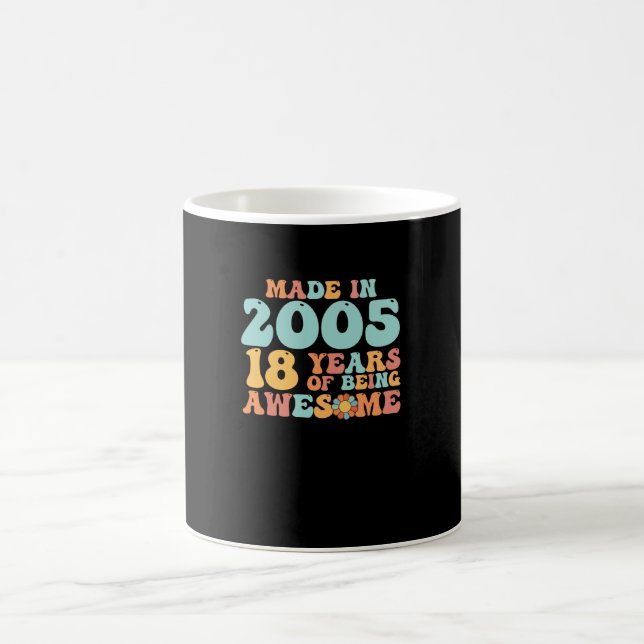 Mug Super Fait En 2005 18 Ans D'Être Étonnant (Centre)