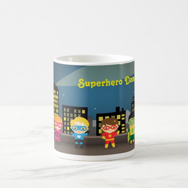 Mug Super héros mignon d'horizon pour des enfants (Centre)