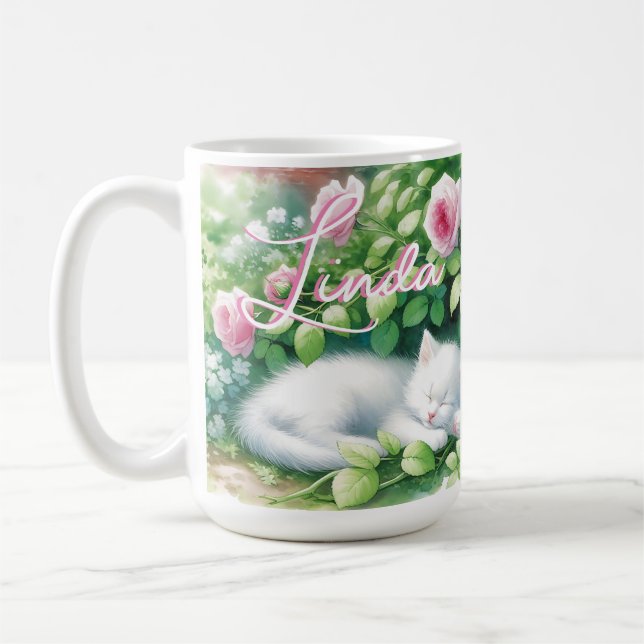 Mug Sweet Napping White Kitten sous un Rose Bush (Gauche)