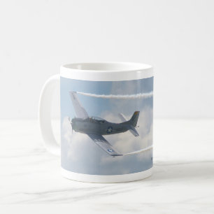 Mug T-28C Avion de cheval de Troie en vol
