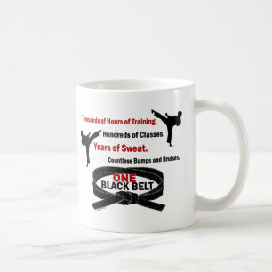 Mug T-SHIRTS et HABILLEMENT d'UN KARATÉ de la ceinture
