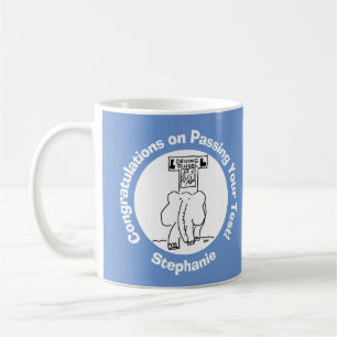 Mug Test de conduite réussi. Elephant de l'école de co