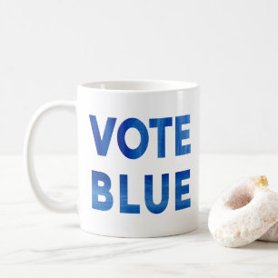 Mug Texte audacieux bleu d'aquarelle de vote politique