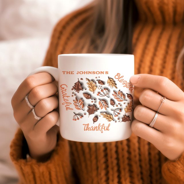 Mug Thanksgiving Inflated Fall Leaves Nom de famille (Thanksgiving Inflated Fall Leaves Family Name Coffee Mug)