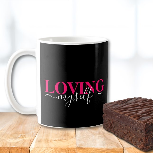 Mug Titre : Typographie de script rose pour s'aimer so (Créateur téléchargé)