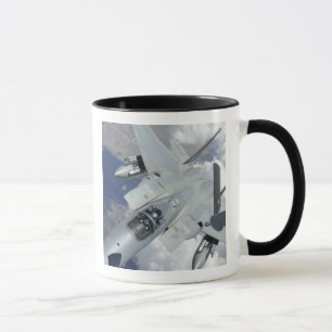 Mug Tractions d'un F-15 Eagle à partir d'un KC-135