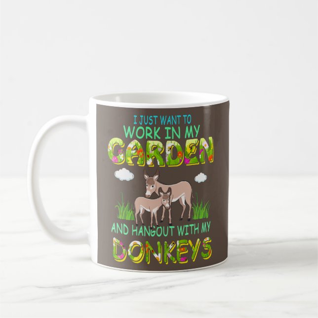Mug Travaille Drôle Dans Mon Jardin Et Passe-Toi Avec  (Gauche)