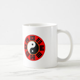 Mug Trigram chinois rouge Yin Yang de Bagua d'harmonie