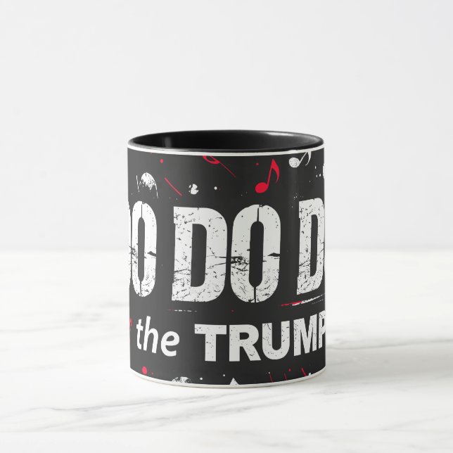 Mug Trump (Centre)