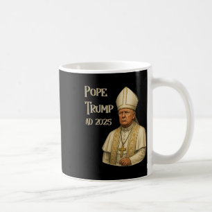 Mug Trump en tant que pape de l'église du Vatican - Pa