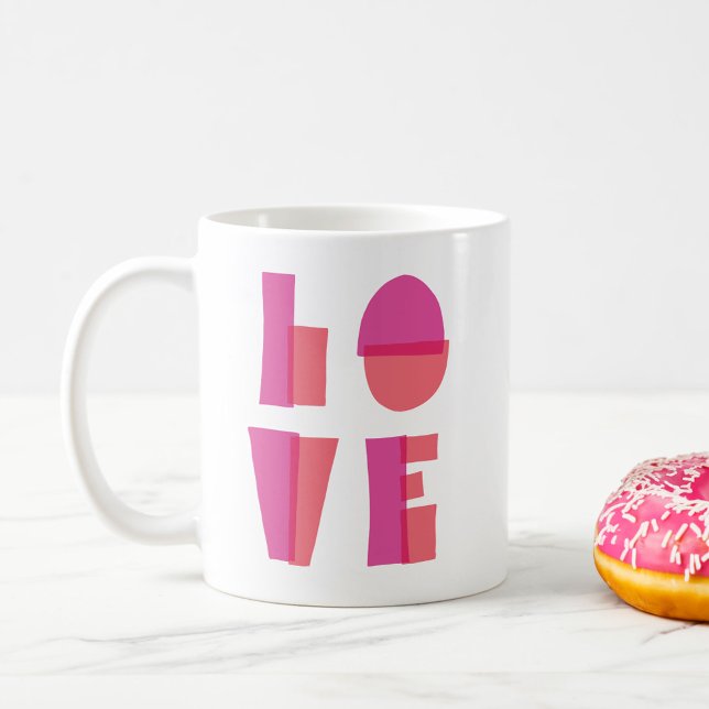Mug Typographie d'amour moderne Saint-Valentin (modern LOVE typography in bright pink letters)