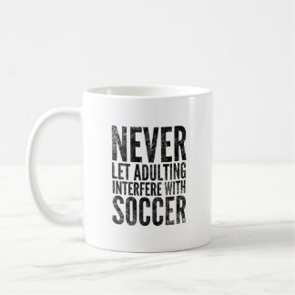 Mug Typographie drôle affligée par noir du football